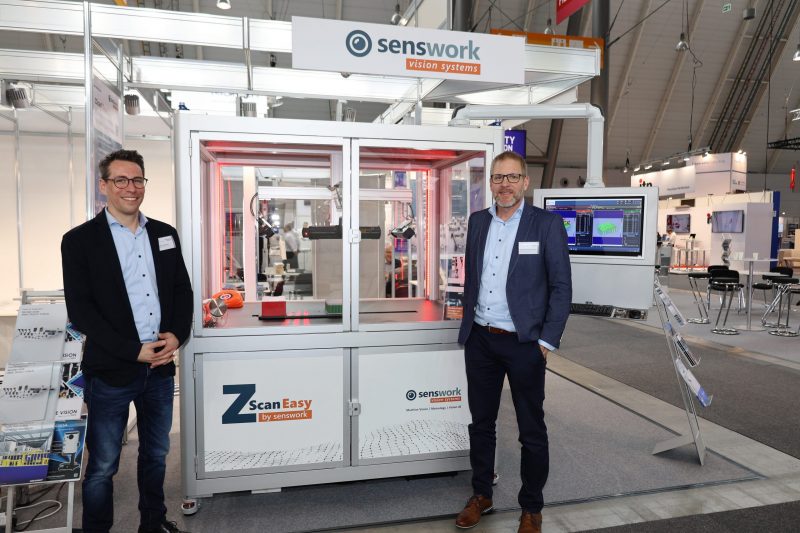 Am Stand I01 präsentiert senswork das 3D-Vermessungssystem ZScan® Easy zur 3D-Inlinevermessung von Batteriemodulen. Bild: senswork